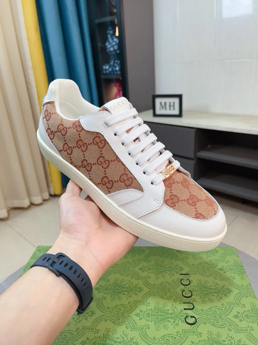 Men's shoes 💰400🌹🌹[GUCCI] Gucci's new lace-up casual men's shoes are on the market first, and the materials and workmanship are superior to all versions on the market. The highest quality shipped first-layer cowhide with imported original perforated materials➕Genuine leather lining, privately molded soft outsole, high foot comfort, imported special materials highlight the brand's unique charm, high-end customization 38-44